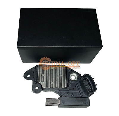 Реле регулятор генератора шоколадка со щетками GEELY PROFIT 1106010346